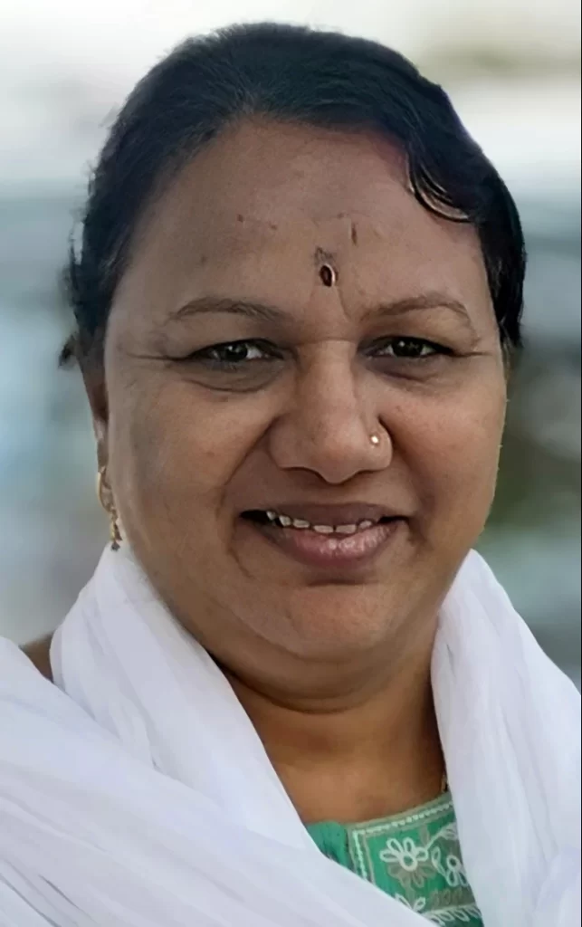 Shana is native to the area where the Institute is located, and is well versed in farming practices. She has trained on the job, and has been with the Institute since 1985.
